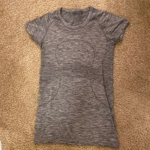 Lululemon T-Shirt